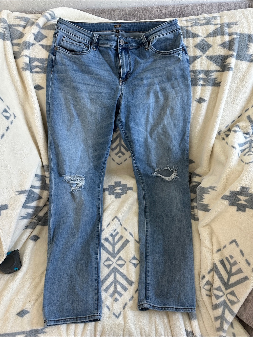 Kut from the Kloth Light Blue Straight Leg Jeans with Knee Distress